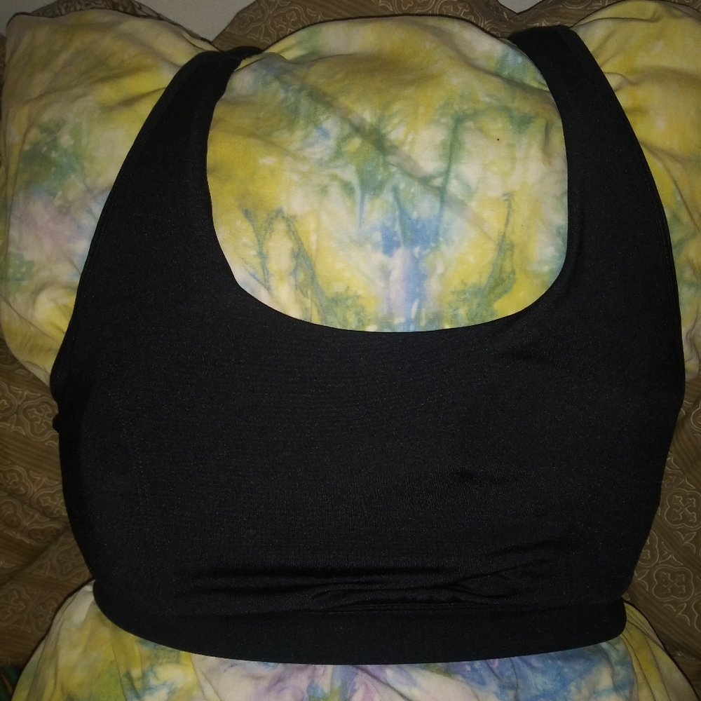 XL black sports bra